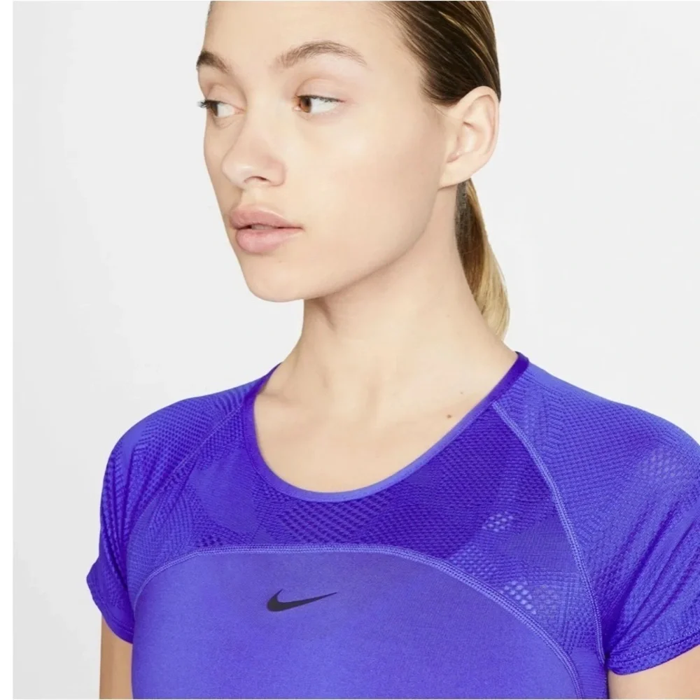 NWT Nike Pro Dri-Fit Crop Top size L
